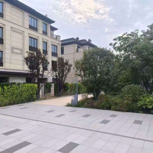 通辽 芝麻白与芝麻白搭配铺装，尺寸1200*600