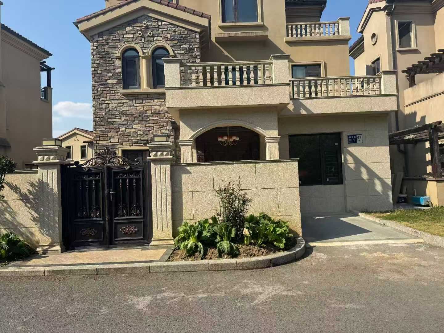 通辽黄金麻别墅干挂效果展示