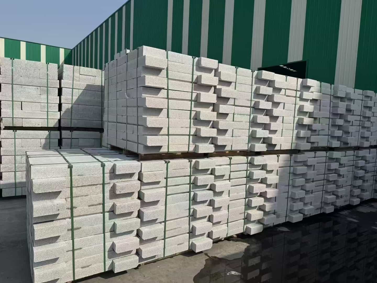 通辽芝麻白路沿石