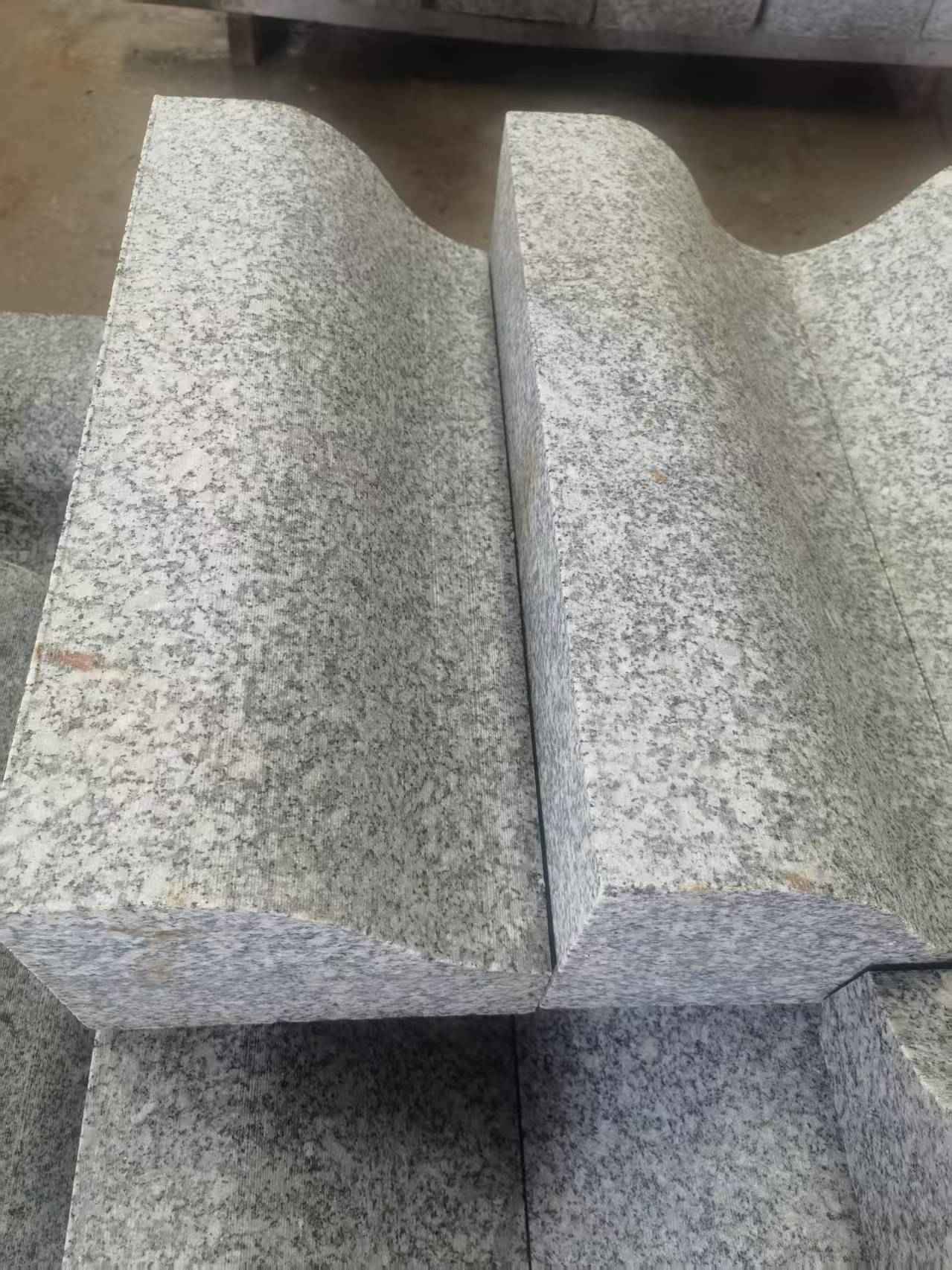 通辽芙蓉白S型拉丝面路沿石