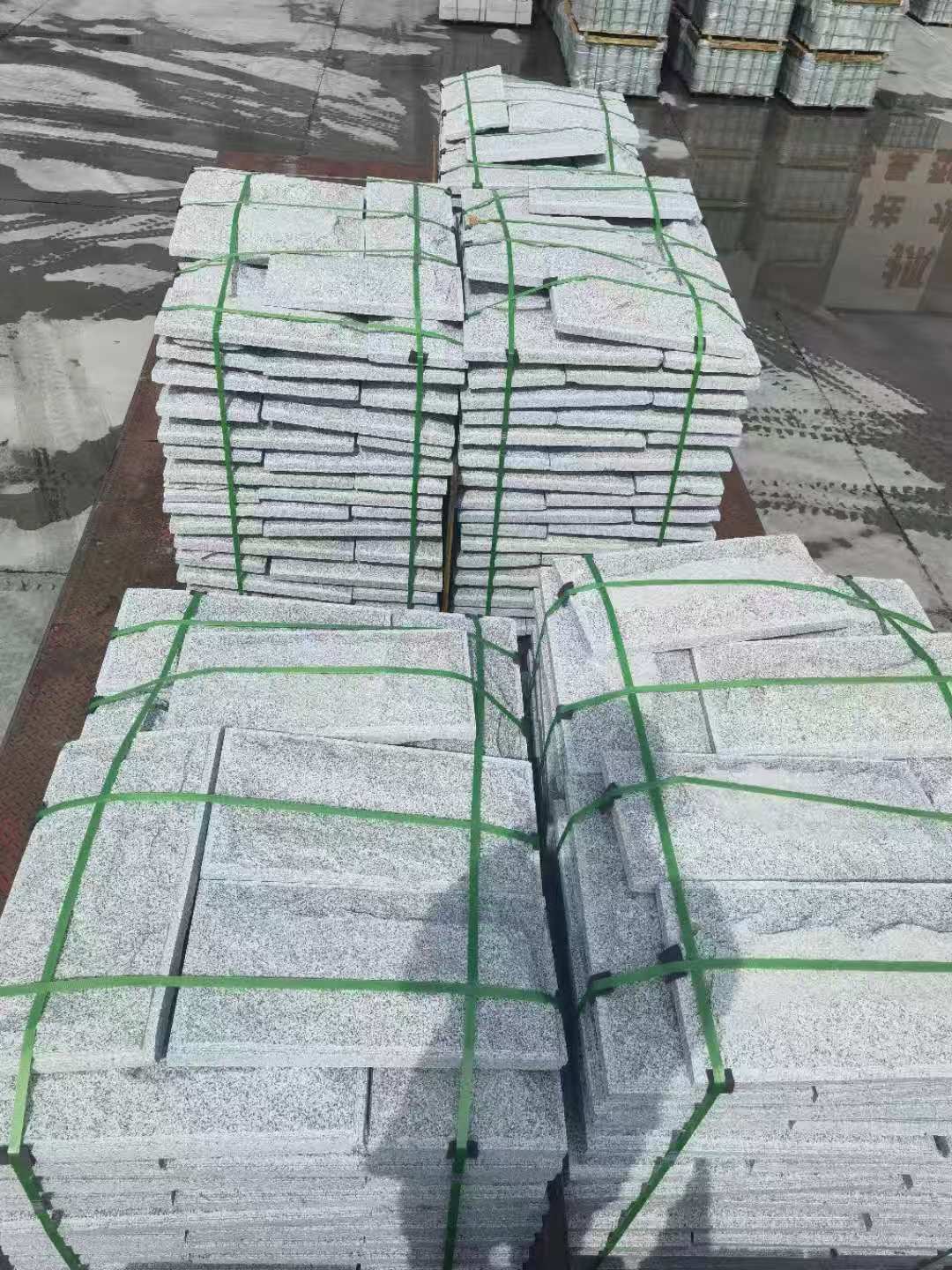 通辽 芝麻白蘑菇石装车出货