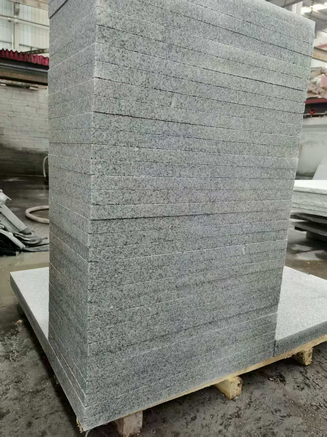 通辽 花岗岩 地铺成品300*600，尺寸标准、厚薄均匀