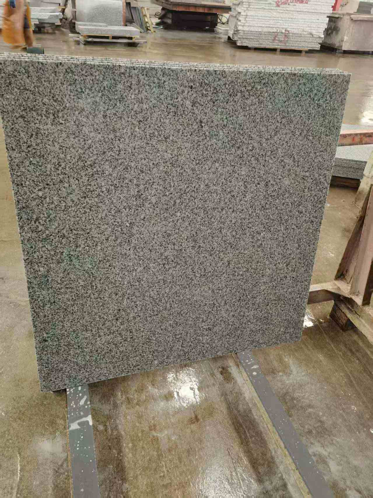 通辽 芝麻白光面900*900，高地铁标准